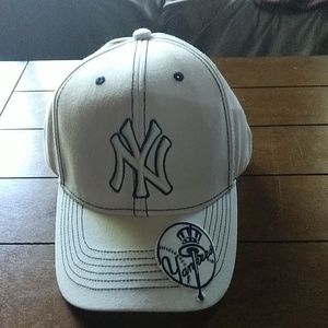 Yankees baseball hat